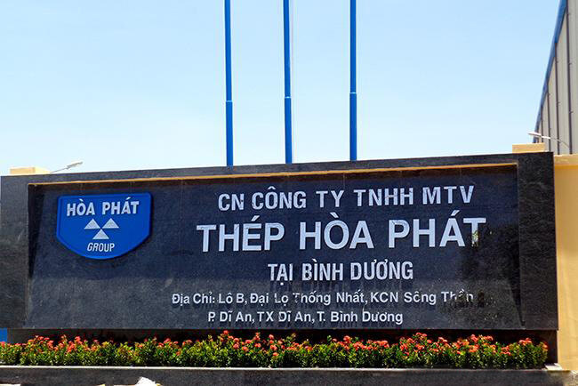 Biển công ty làm bằng vật liệu đá