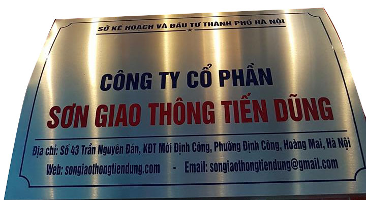 biển công ty inox trắng xước