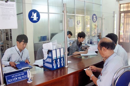 Thuc hien cac cong viec theo uy quyen